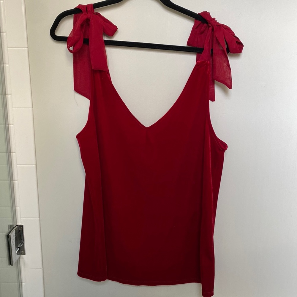 ✨Gibson Red Top with Chiffon Shoulder Ties Sz S✨